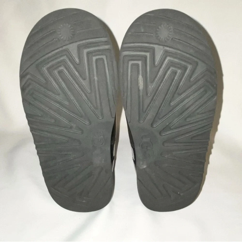 UGG Classic Clear Mini Ankle‎ Winter Boots Womens Size 2 Black